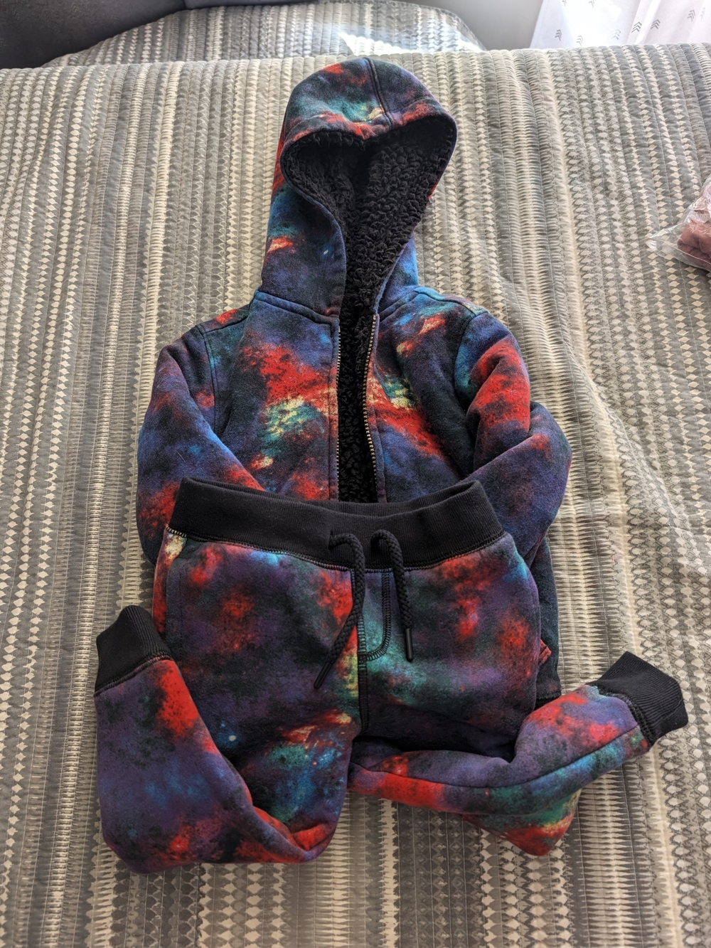 Lands End Size XXS (2-3) FLEECE JOGGER SET MULTICOLOR. EXCELLENT CONDITION.